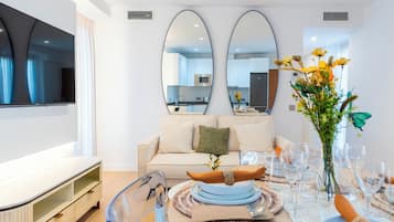 Apartament, balcó, vistes a la ciutat | Sala d'estar