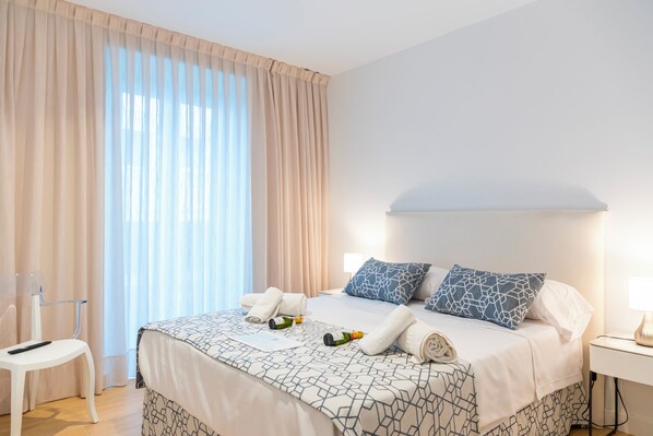 Apartment, Balcony, City View | Iron/ironing board, free WiFi