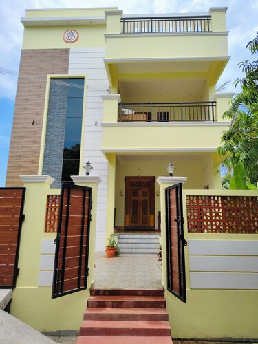 Welcoming 4-bedroom house with AC in vibrant Puducherry