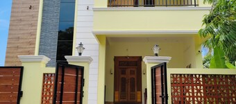 Welcoming 4-bedroom house with AC in vibrant Puducherry