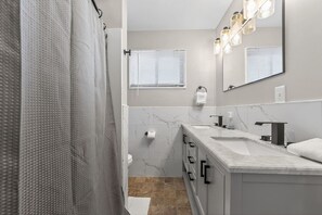 Hair dryer - Furnished Crew Stay 30 Day Apt Near Arrowhead (Kansas City)