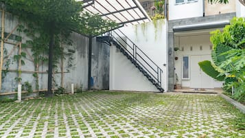 Parkir mandiri gratis