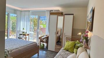 2 camere, una cassaforte in camera, una scrivania, ferro/asse da stiro