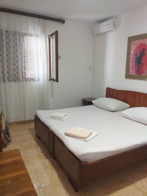 1 bedroom, free WiFi, bed sheets