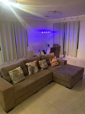 Smart TV - Super Casa Buzios (Armação dos Búzios)