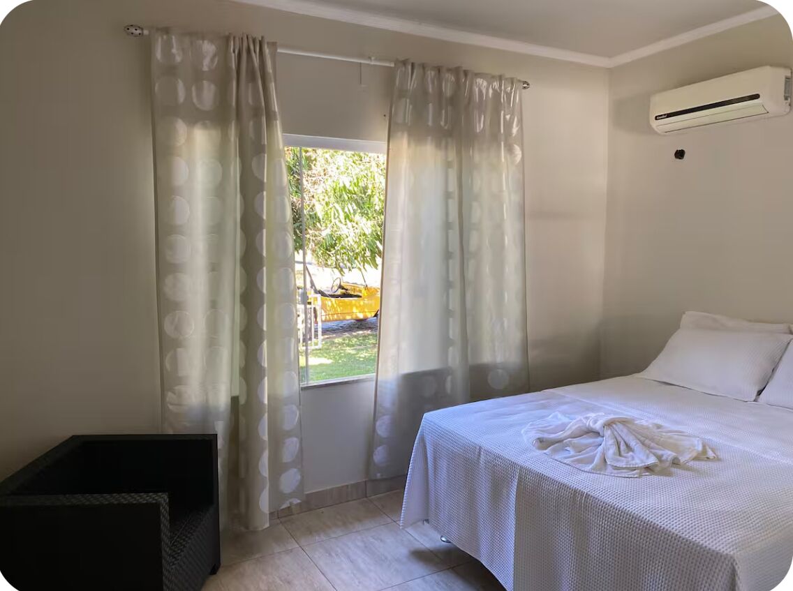 3 chambres, fer et planche à repasser, Wi-Fi, draps fournis