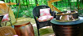 Beautiful Eco-Friendly Bell Tent with Fantastic Amenities for a Unique Glamping Escape near Fresno, Ohio