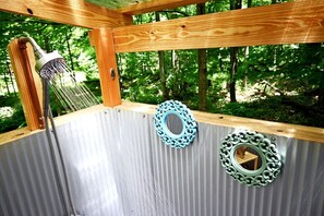 Property grounds - Beautiful Eco-Friendly Bell Tent with Fantastic Amenities for a Unique Glamping Escape near Fresno, Ohio (Fresno)