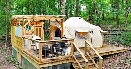 Beautiful Eco-Friendly Bell Tent with Fantastic Amenities for a Unique Glamping Escape near Fresno, Ohio