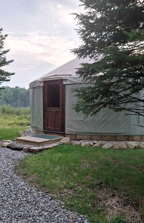 Exterior - Gorgeous Yurt in the Adirondacks for a Unique Glamping Getaway near Minerva, New York (Minerva)