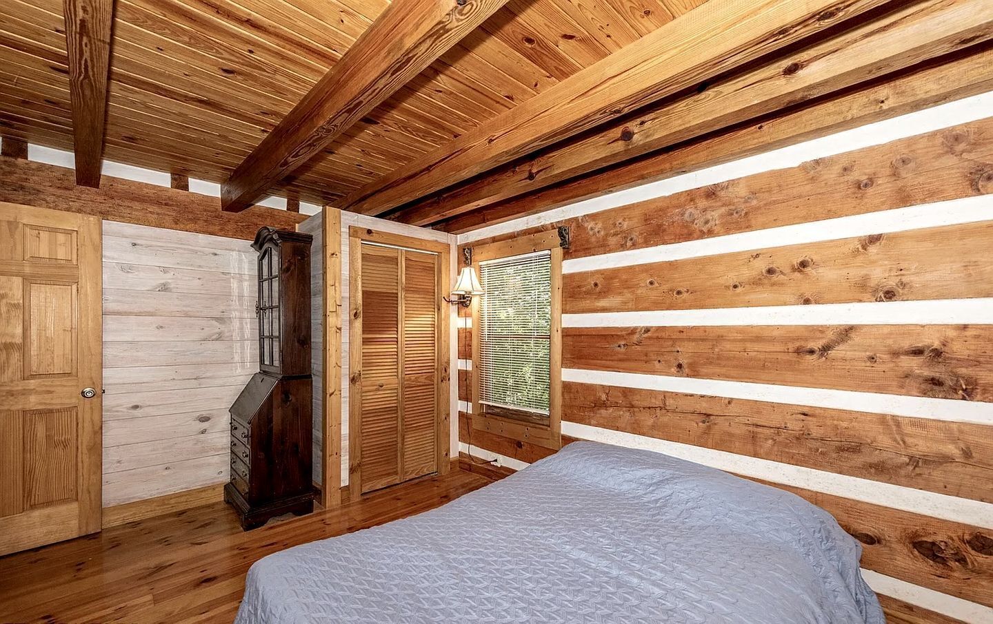 3 bedrooms, WiFi, bed sheets, wheelchair access