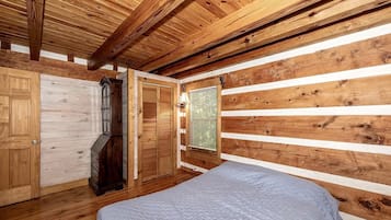 3 bedrooms, WiFi, bed sheets, wheelchair access