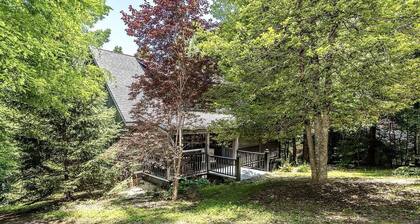Peaceful Hillside Retreat with Panoramic Valley Views near Wineries in Newberg, Oregon