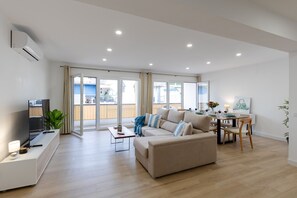 Room - City and Beach by Fidalsa (Alicante)