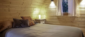 Stunning Two Oaks Pod Surrounded by Trees for an Amazing Couples Retreat near Washburn, Wisconsin