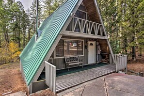 Exterior - Cozy A-Frame Cabin for a Getaway near Lake Wenatchee in Leavenworth, Washington (Leavenworth)