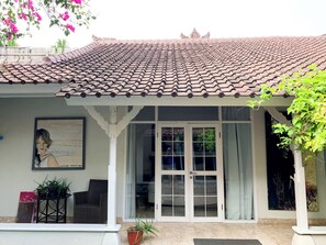 Exterior - Tropical Oasis 2 BR Villa Near Beach (Seminyak)