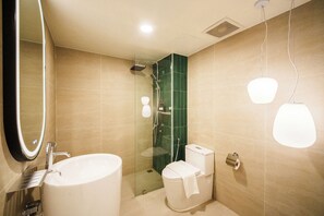Comfort Double Room, City View | Bathroom | Shower, free toiletries, hair dryer, towels - Palma Hotel Bangkok (Bangkok)