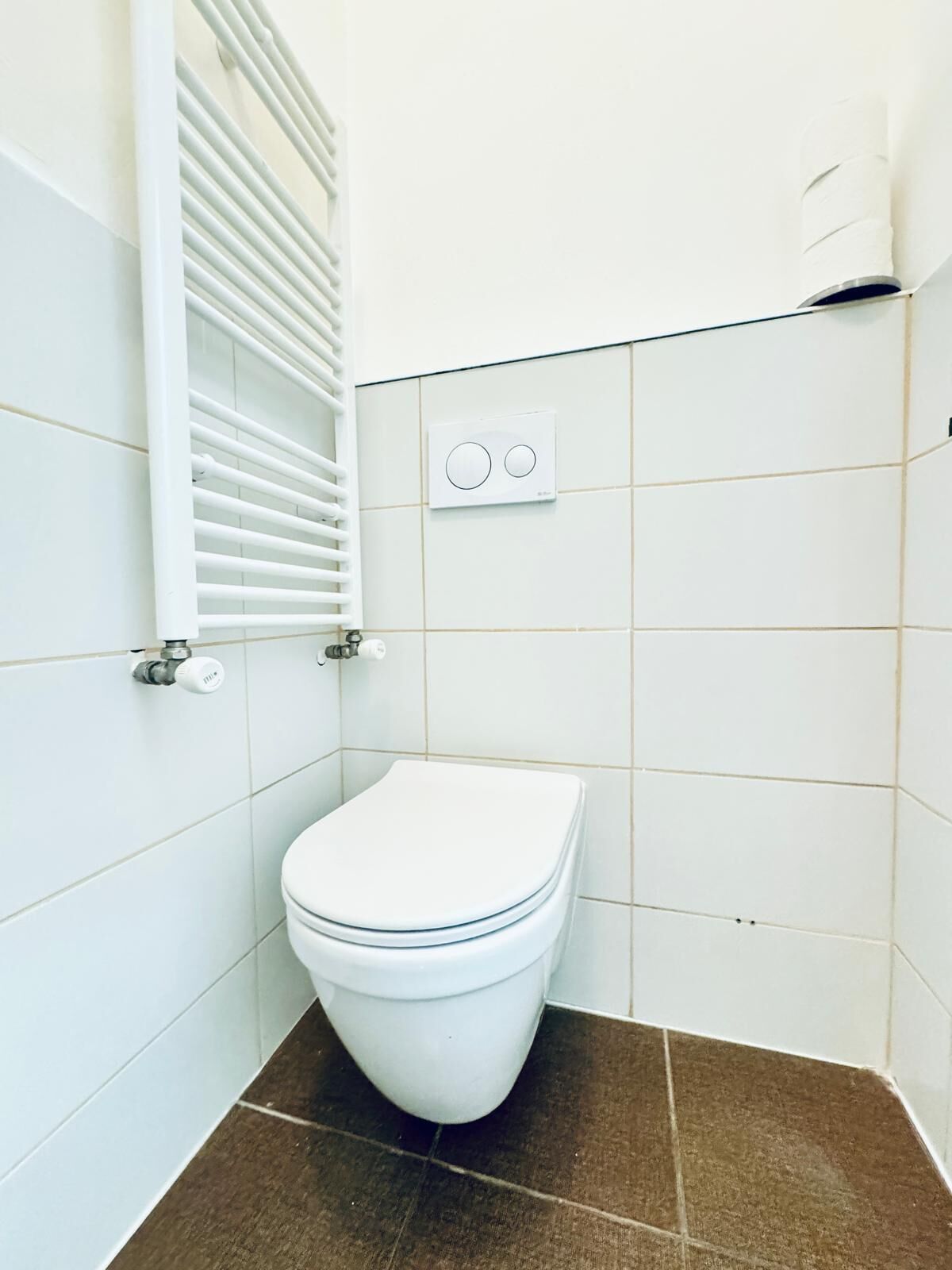 Leilighet – basic | Bad | Dusj, toalettartikler (inkludert), hårføner og håndklær