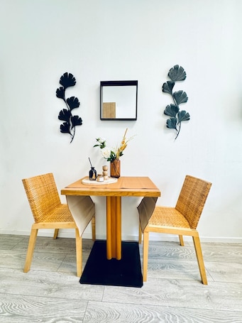 Basic Apartment | Private kitchen. Cozy and Affordable Palace Studio