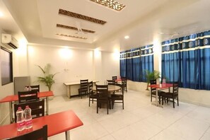 Restaurant - Hotel Sky View Residency Near Delhi International Airport (New Delhi)