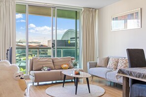 Smart TV - Central CBD 3BR Apt - 150m to Darling Harbour / ICC (Sydney)