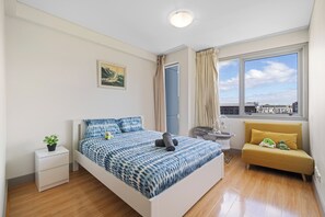 3 عدّة غرف نوم ومكواة/لوح كي وسرير سفر وواي فاي مجانًا