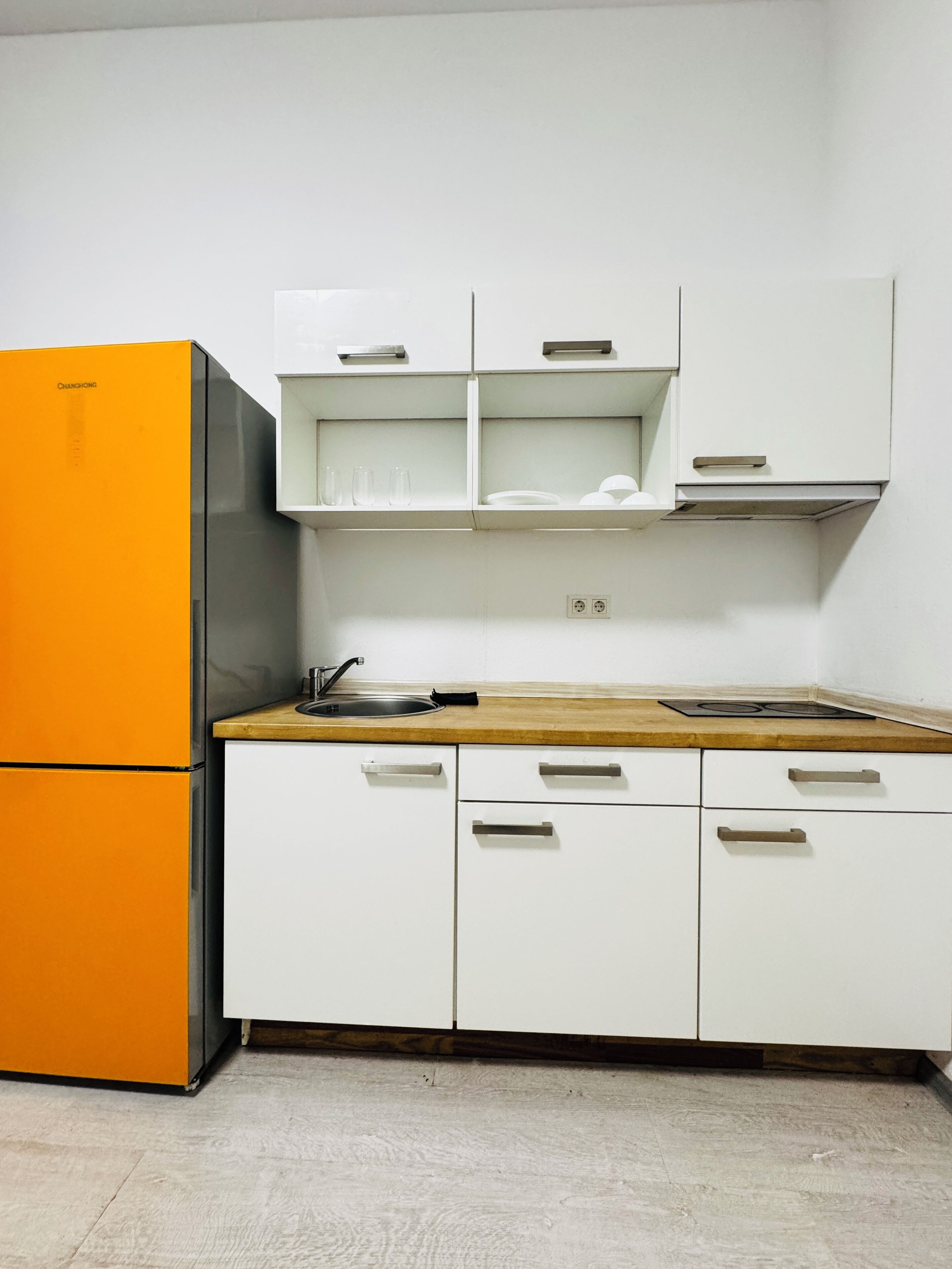 Apartament bàsic | Cuina privada | Frigorífic, placa de cuina i utensilis de cuina, vaixella i coberteria 