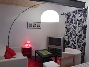 Televisor i taula de tennis de taula