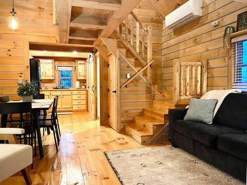Secluded Shipshewana Log Cabin | In the Woods |