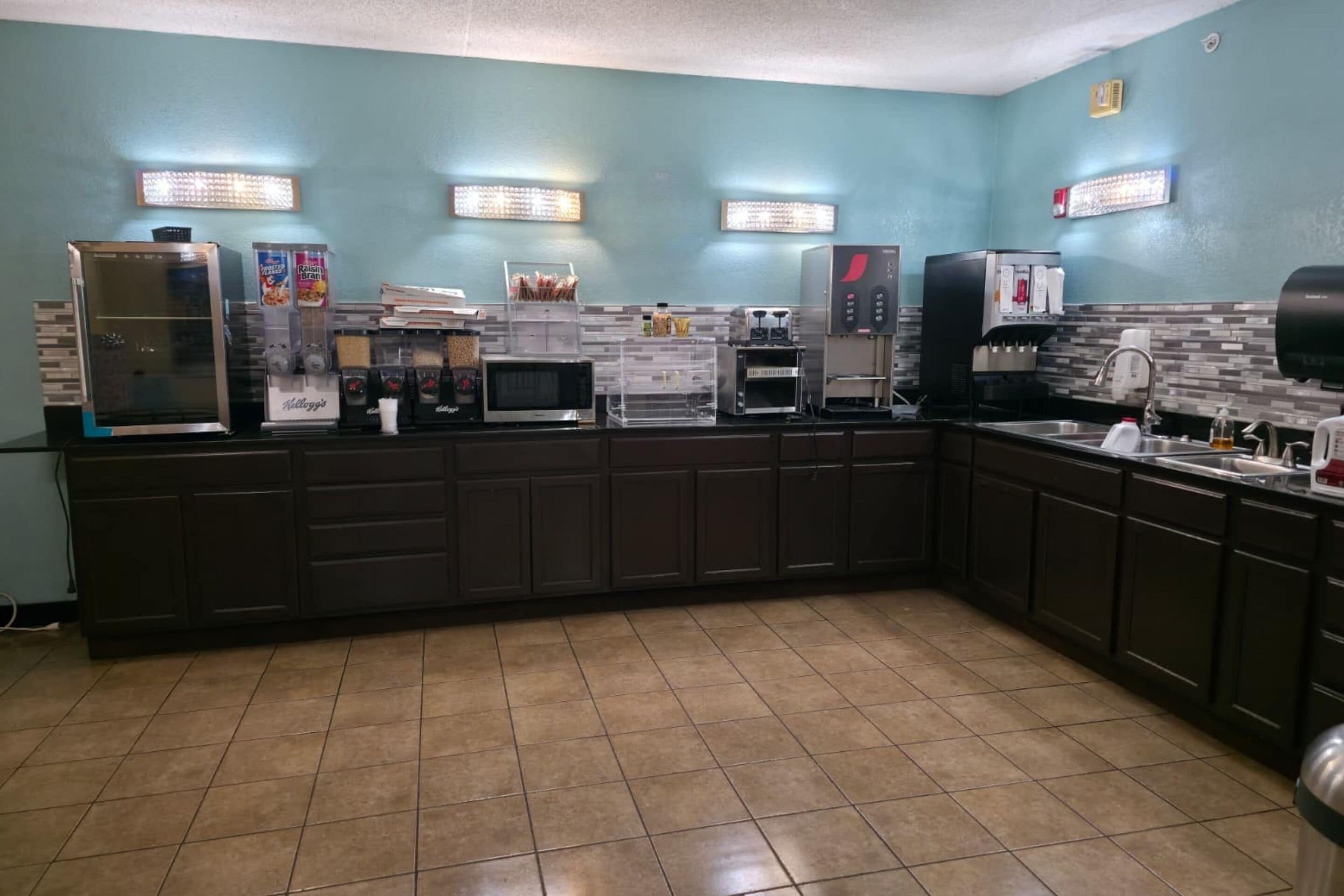 Desayuno continental incluido todos los días 