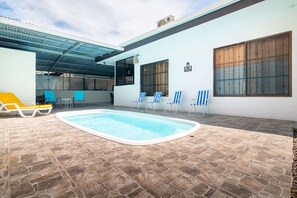 Pool - Short drives to two amazing beaches-Palo Seco+Playa Bandera, walk to shopping (Parrita)