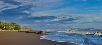 Short drives to two amazing beaches-Palo Seco+Playa Bandera, walk to shopping