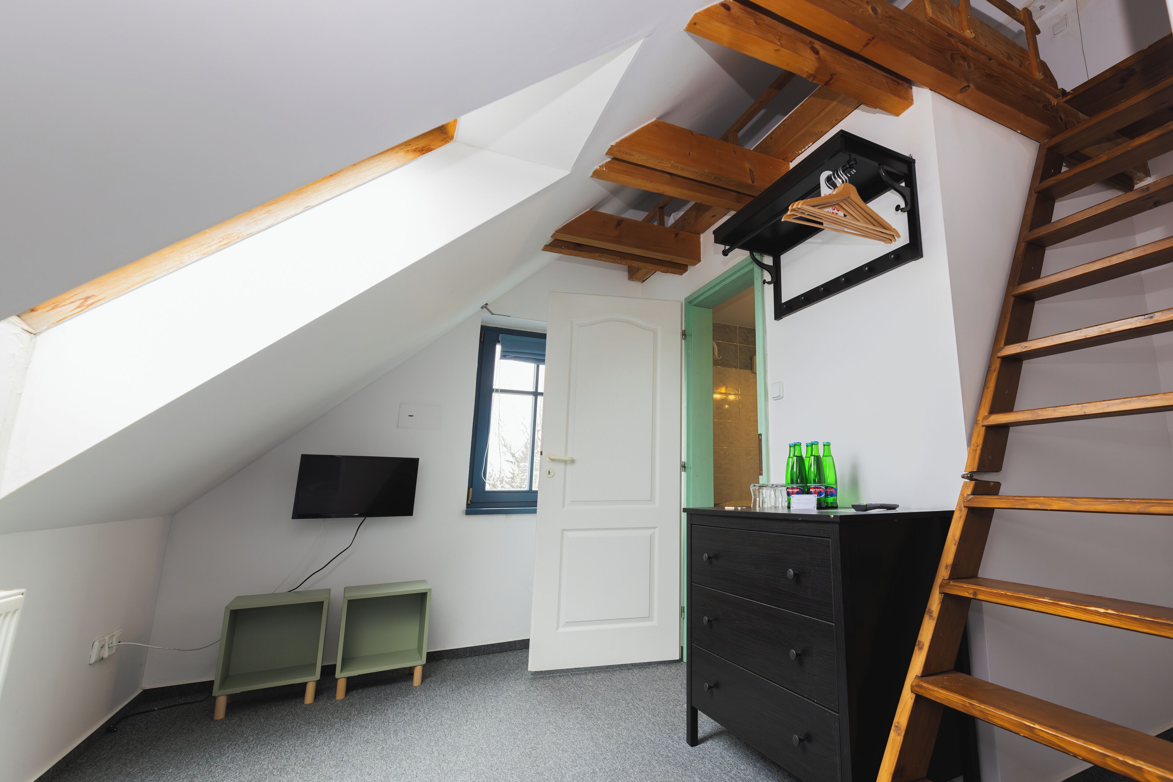 Quadruple Room, Hill View | Desk, cribs/infant beds, free WiFi, bed sheets