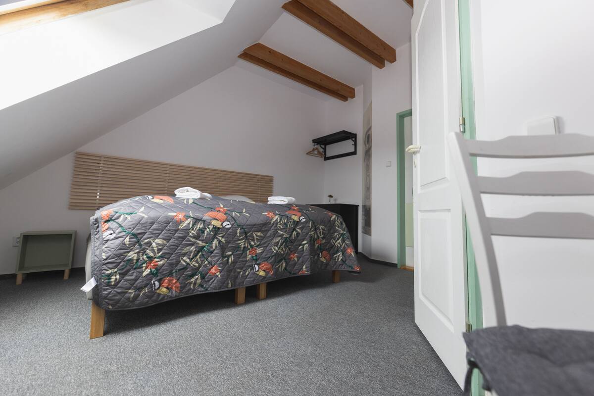 Bureau, lits bébé (en supplément), Wi-Fi gratuit, draps fournis