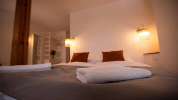 Standard Triple Room, Hill View | Desk, cots/infant beds, free WiFi, bed sheets