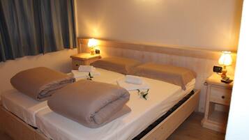 2 bedrooms, WiFi, bed sheets