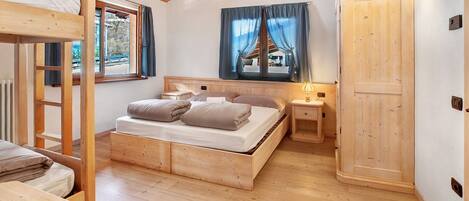 2 室のベッドルーム、WiFi、ベッドシーツ