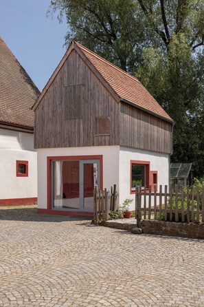 Exterior - Small house in the yard of a mill (Ansbach)