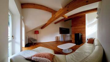 Casa, sacada, vista para a montanha | Área de estar