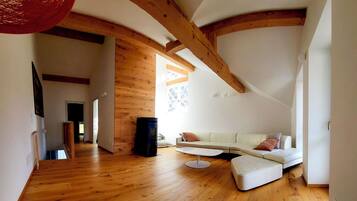 Casa, sacada, vista para a montanha | Área de estar