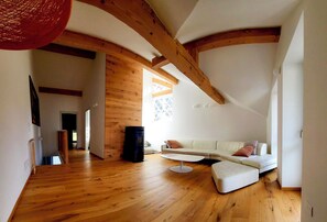 House, Balcony, Mountain View | Living area