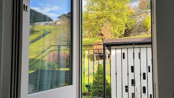 Casa, sacada, vista para a montanha | Sacada