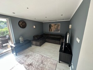 Smart-TV og peis