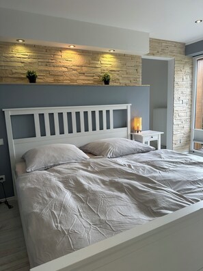 3 Schlafzimmer, Schreibtisch, kostenloses WLAN, Bettwäsche