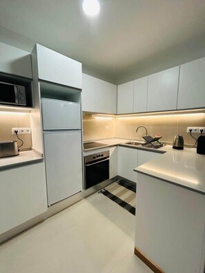 Kitchen - Carreira Vicente by Olá Madeira (Funchal)