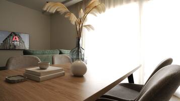 Superior appartement, 2 slaapkamers, balkon | Woonruimte | Smart-tv