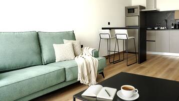 Appartement, 1 slaapkamer, balkon | Woonruimte | Smart-tv