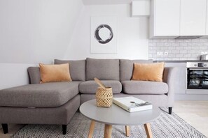 Room - 7VH Virginia House, 31 Bloomsbury Way by City Living London (London)