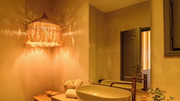 Jabón, shampoo, papel higiénico